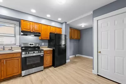 10 Essex St, Brockton, MA 02301 - Photo 14