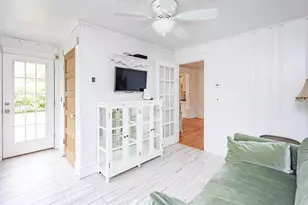 20 Grover St, Beverly, MA 01915 - Photo 22