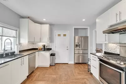 11 Lexington St #11, Watertown, MA 02472 - Photo 4