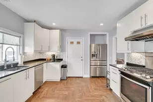 11 Lexington St, Watertown, MA 02472 - Photo 4