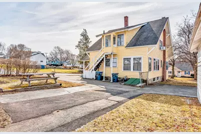 219 Pelham Street, Methuen, MA 01844 - Photo 4