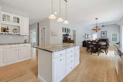 13 Paddock, Plainville, MA 02762 - Photo 4