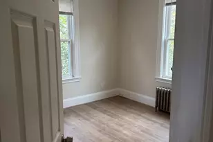 211 Delhi St, Boston, MA 02126 - Photo 4