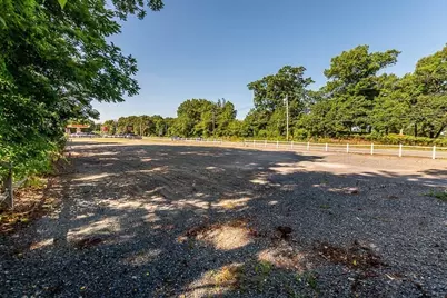 1063 Newman Ave, Seekonk, MA 02771 - Photo 4