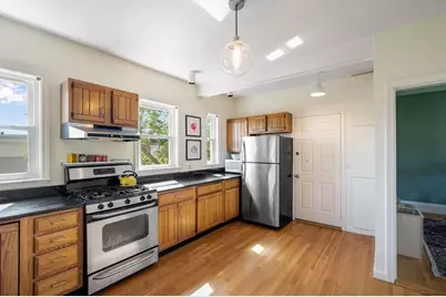 4 Linden Ct #3, Brookline, MA 02445 - Photo 2