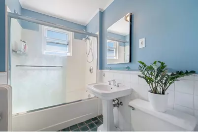 4 Linden Ct #3, Brookline, MA 02445 - Photo 6