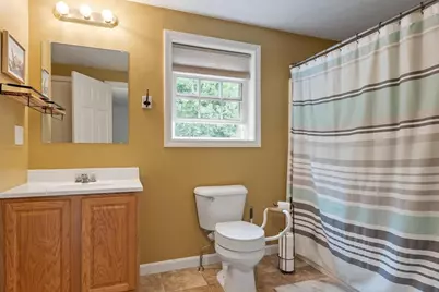 165 Rollstone St, Fitchburg, MA 01420 - Photo 16