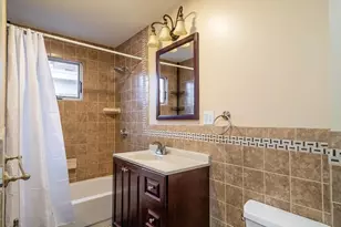 106 Beacon St, Somerville, MA 02143 - Photo 8