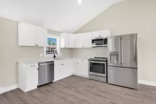 24 Daley St, Chicopee, MA 01013 - Photo 10