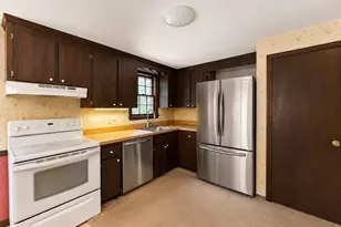 10 Woodhaven St, Carver, MA 02330 - Photo 12