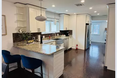 127-129 Bailey Rd #2, Somerville, MA 02145 - Photo 2