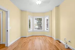 20 Linden St, Holyoke, MA 01040 - Photo 4