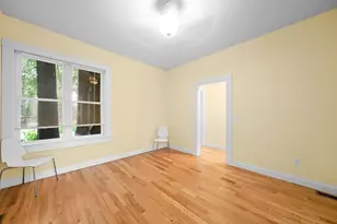 20 Linden St, Holyoke, MA 01040 - Photo 8