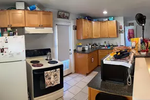 40 Ames St, Springfield, MA 01104 - Photo 2
