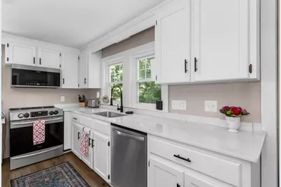 208 S Main St, Hopedale, MA 01747 - Photo 14