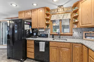 215 Donohue Rd, Dracut, MA 01826 - Photo 16