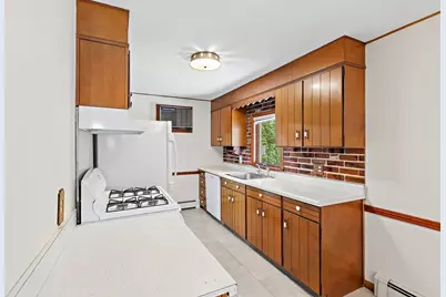 10 Willow St, Braintree, MA 02184 - Photo 8