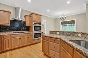 32 Bissonnette Cir, Southampton, MA 01073 - Photo 6