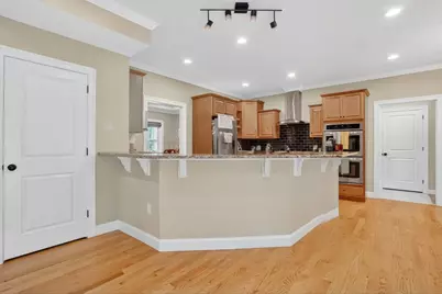 32 Bissonnette Cir, Southampton, MA 01073 - Photo 10