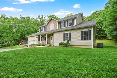 32 Bissonnette Cir, Southampton, MA 01073 - Photo 2