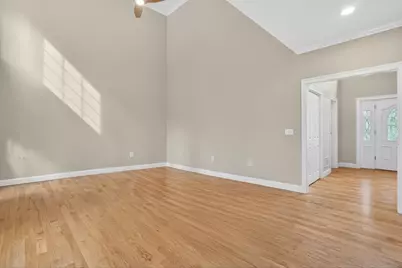 32 Bissonnette Cir, Southampton, MA 01073 - Photo 12