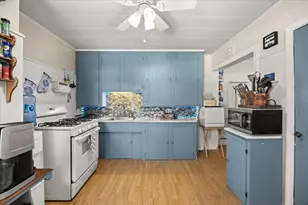 10 Elizabeth St, Taunton, MA 02780 - Photo 18