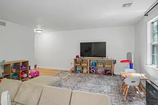 113 Ridgefield Cir, Clinton, MA 01510 - Photo 4