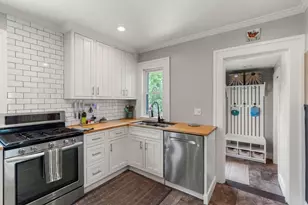 41 Glendower Rd, Boston, MA 02131 - Photo 8