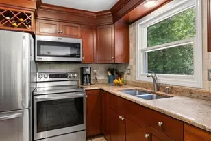 77 Locust St, Freetown, MA 02702 - Photo 10