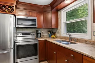 77 Locust St, Freetown, MA 02702 - Photo 10