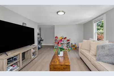 13 Hamilton St, Framingham, MA 01701 - Photo 18