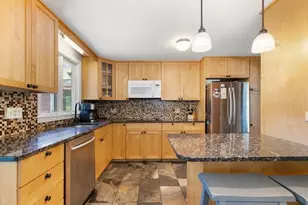 5 Paradise Rd, Beverly, MA 01915 - Photo 10
