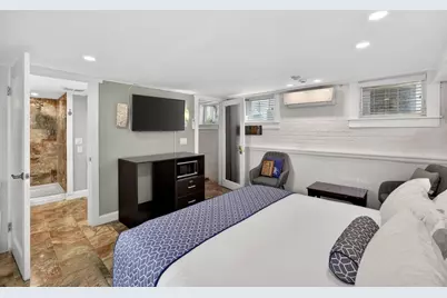 164 Commercial Street, Provincetown, MA 02657 - Photo 16