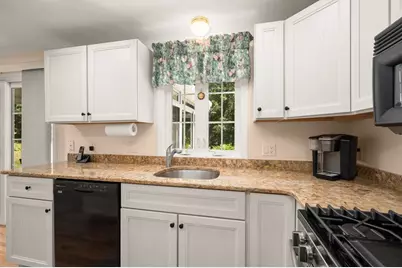 2 Palm Ave, Methuen, MA 01844 - Photo 12