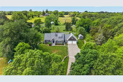 7 Ledgemont Ln, Dartmouth, MA 02748 - Photo 2