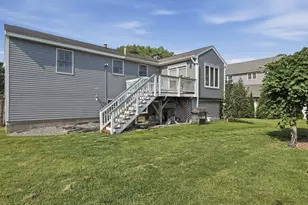 52 Sherwood Dr, Haverhill, MA 01835 - Photo 4