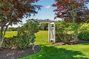 665 Horseneck Rd, Dartmouth, MA 02748 - Photo 16