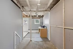 415 Anthony St, Fall River, MA 02720 - Photo 22