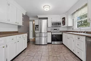 20 Cathy St, Fitchburg, MA 01420 - Photo 10