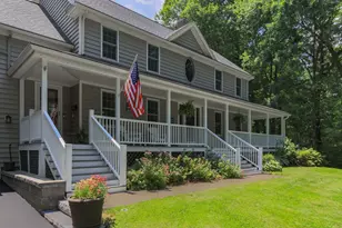 4 Upton St, Dunstable, MA 01827 - Photo 2