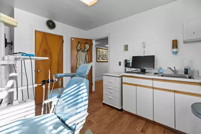 74 Valley, Middletown, RI 02842 - Photo 16