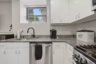 28 Adams St, Worcester, MA 01604 - Photo 14