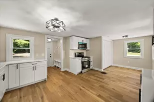 521 Marys Pond Rd, Rochester, MA 02770 - Photo 8