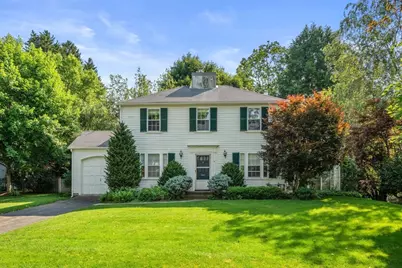 10 Wilde Rd, Wellesley, MA 02481 - Photo 2