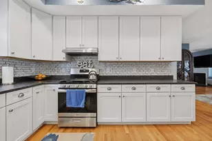 47 Hyde Park Cir, Uxbridge, MA 01569 - Photo 18