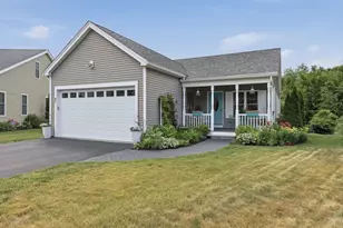 47 Hyde Park Cir, Uxbridge, MA 01569 - Photo 4