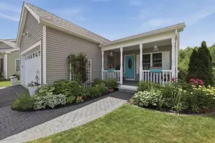 47 Hyde Park Cir, Uxbridge, MA 01569 - Photo 1