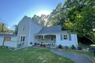 37 Henri St, Somerset, MA 02726 - Photo 2