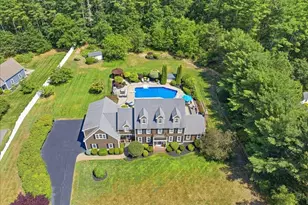 37 Wyndemere Ct, Plymouth, MA 02360 - Photo 2