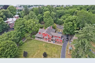 2 Crescent Hl, Springfield, MA 01105 - Photo 2